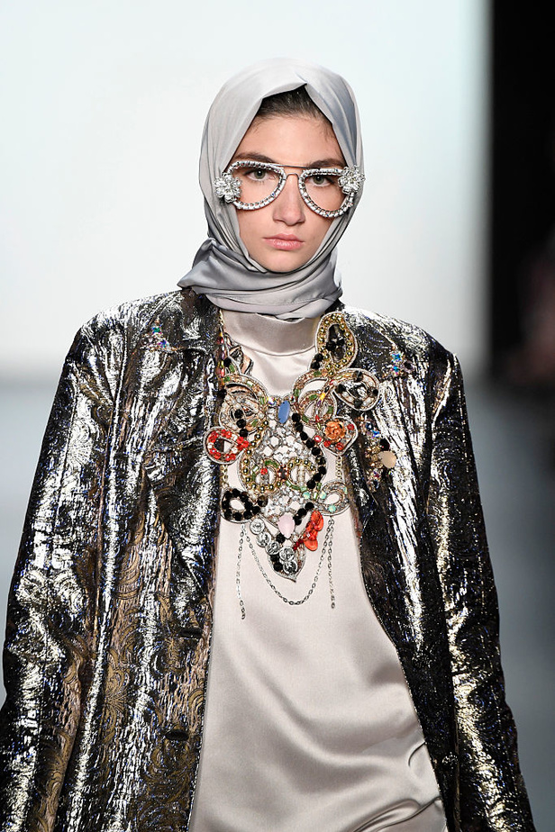 لأول مرة في التاريخ... عرض كامل للمحجبات في نيويورك!