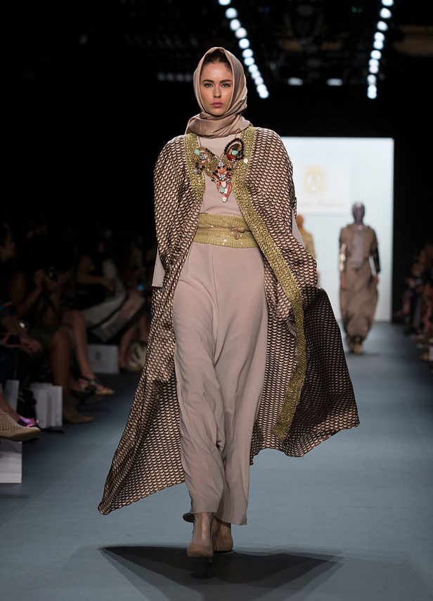 لأول مرة في التاريخ... عرض كامل للمحجبات في نيويورك!