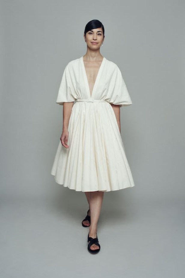 عرض ازياء مجموعة Emilia Wickstead ربيع وصيف 2021 من اسبوع لندن للموضة