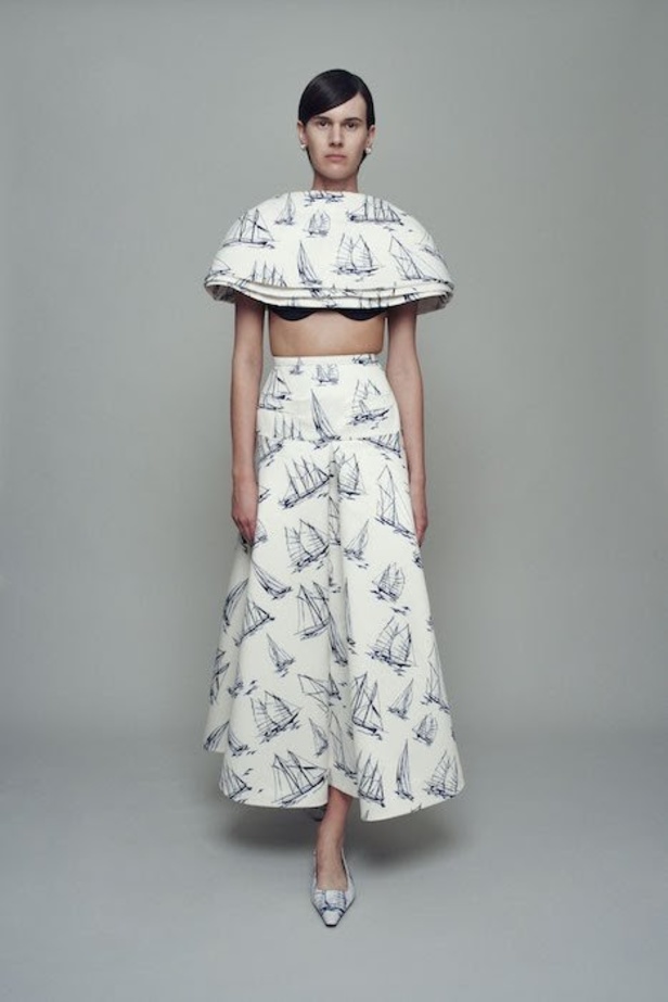 عرض ازياء مجموعة Emilia Wickstead ربيع وصيف 2021 من اسبوع لندن للموضة