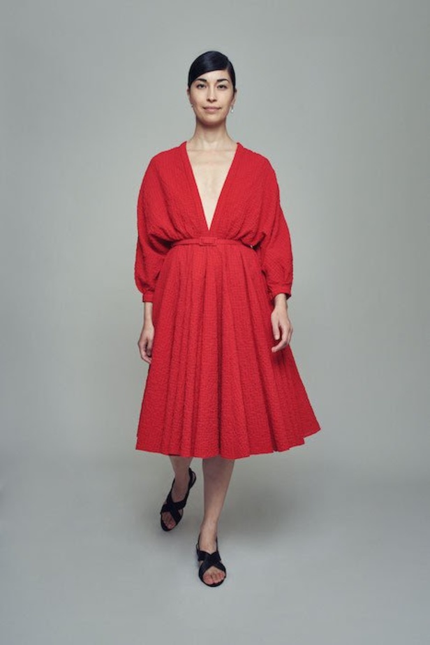 عرض ازياء مجموعة Emilia Wickstead ربيع وصيف 2021 من اسبوع لندن للموضة