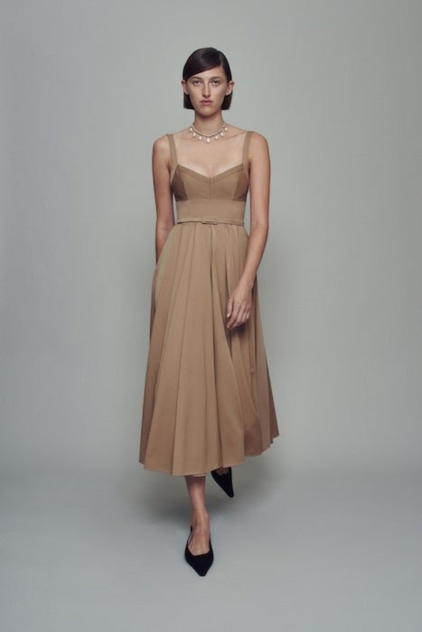 عرض ازياء مجموعة Emilia Wickstead ربيع وصيف 2021 من اسبوع لندن للموضة