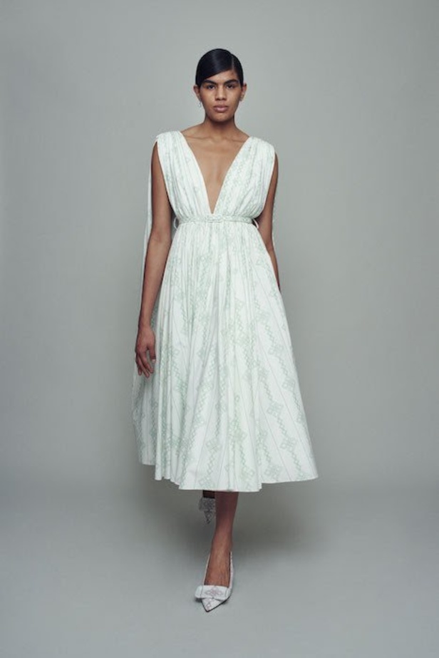 عرض ازياء مجموعة Emilia Wickstead ربيع وصيف 2021 من اسبوع لندن للموضة