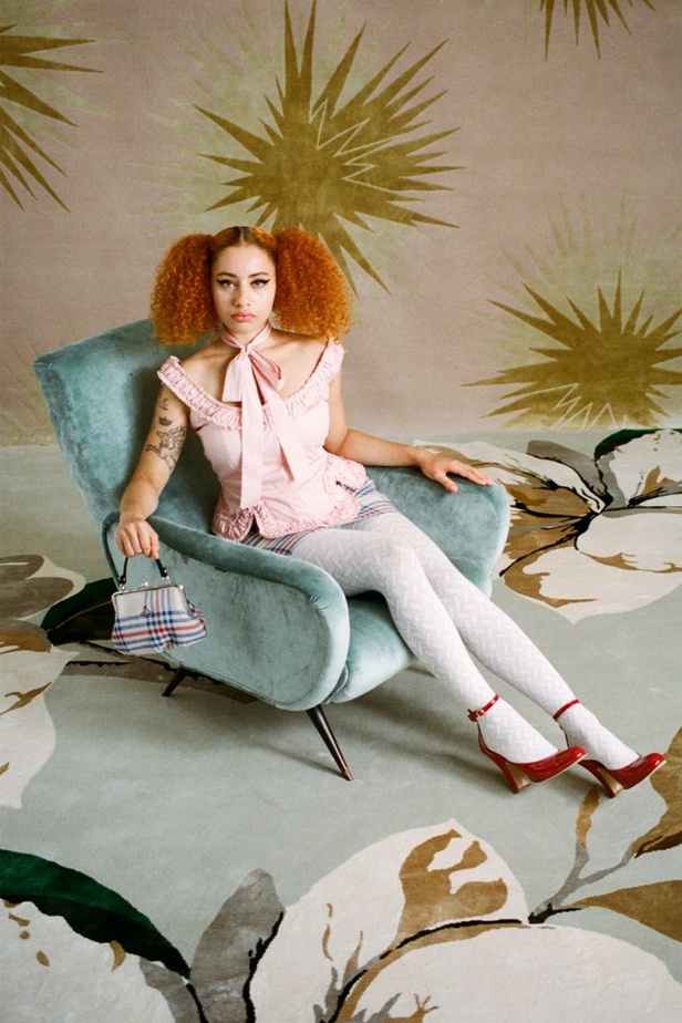 عرض ازياء Vivienne Westwood لربيع وصيف 2021 من اسبوع لندن للموضة