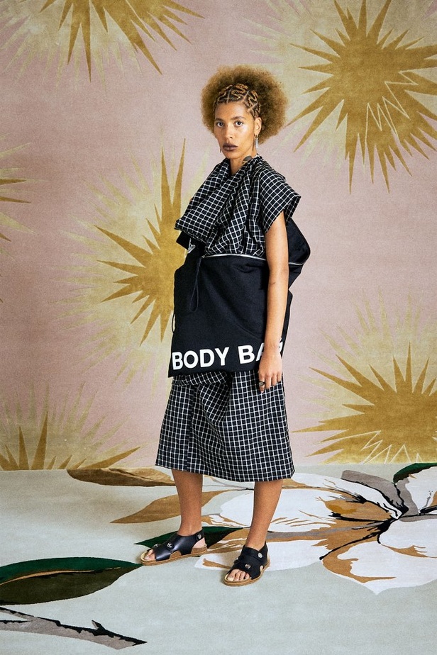 عرض ازياء Vivienne Westwood لربيع وصيف 2021 من اسبوع لندن للموضة