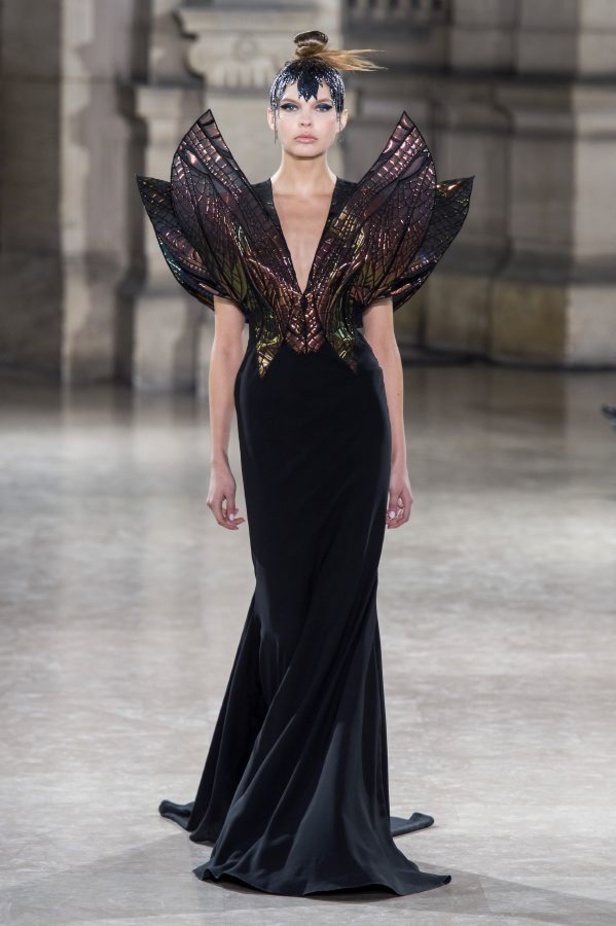 "Anatomy of a wing" مجموعة طوني ورد للأزياء الراقية لربيع وصيف 2019