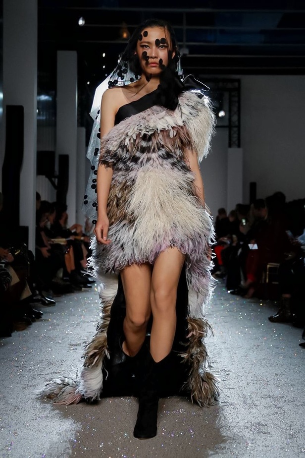 مجموعة الألبسة الراقية من جيامباتيستا فالي لربيع 2019