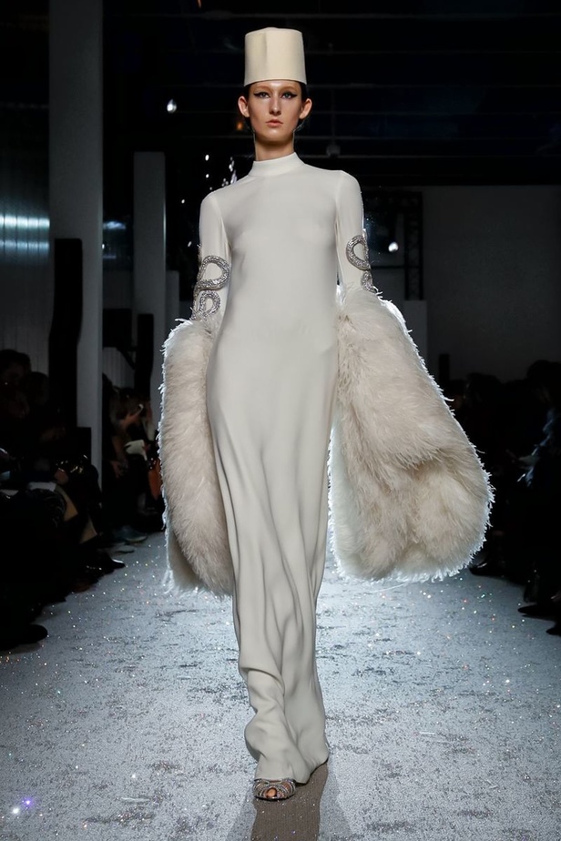 مجموعة الألبسة الراقية من جيامباتيستا فالي لربيع 2019