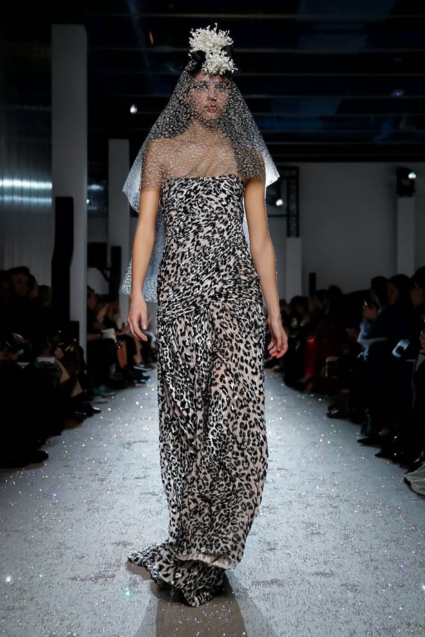 مجموعة الألبسة الراقية من جيامباتيستا فالي لربيع 2019