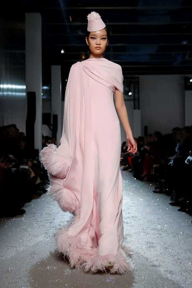 مجموعة الألبسة الراقية من جيامباتيستا فالي لربيع 2019