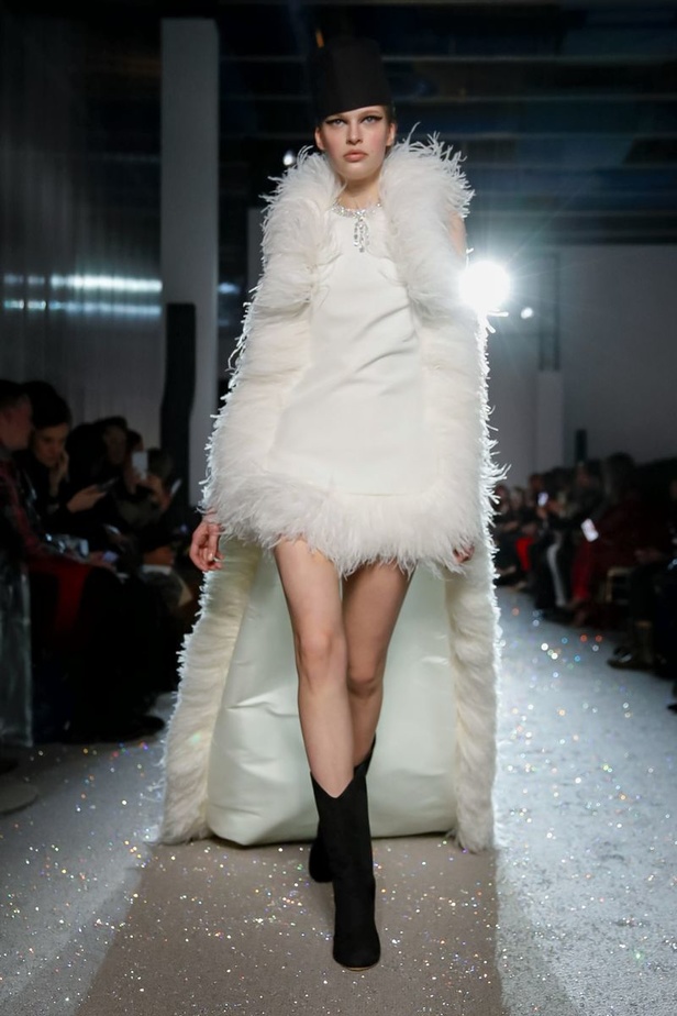 مجموعة الألبسة الراقية من جيامباتيستا فالي لربيع 2019