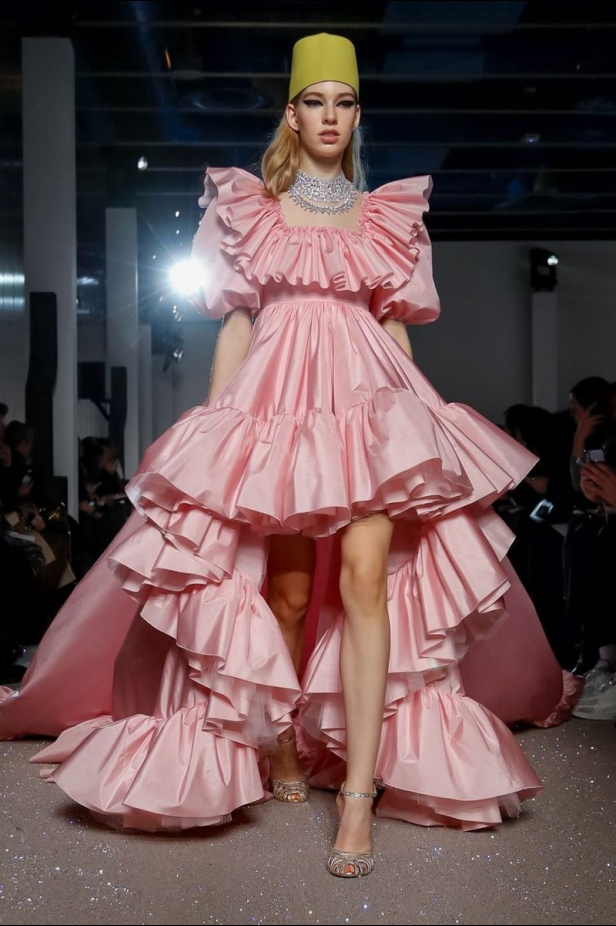 مجموعة الألبسة الراقية من جيامباتيستا فالي لربيع 2019