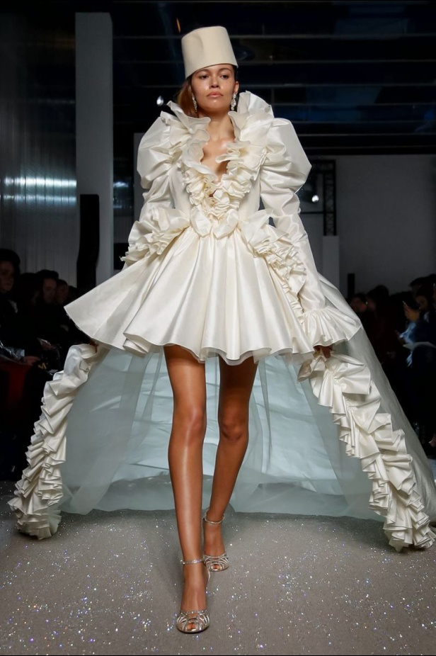 مجموعة الألبسة الراقية من جيامباتيستا فالي لربيع 2019