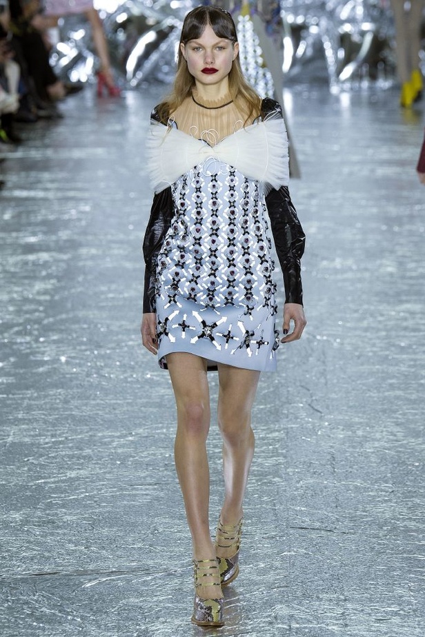 عرض أزياء ماري كاترانتزو للألبسة الجاهزة لخريف شتاء 2016