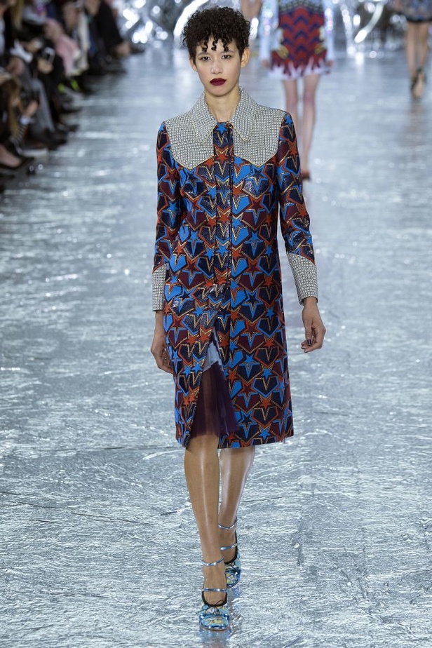 عرض أزياء ماري كاترانتزو للألبسة الجاهزة لخريف شتاء 2016