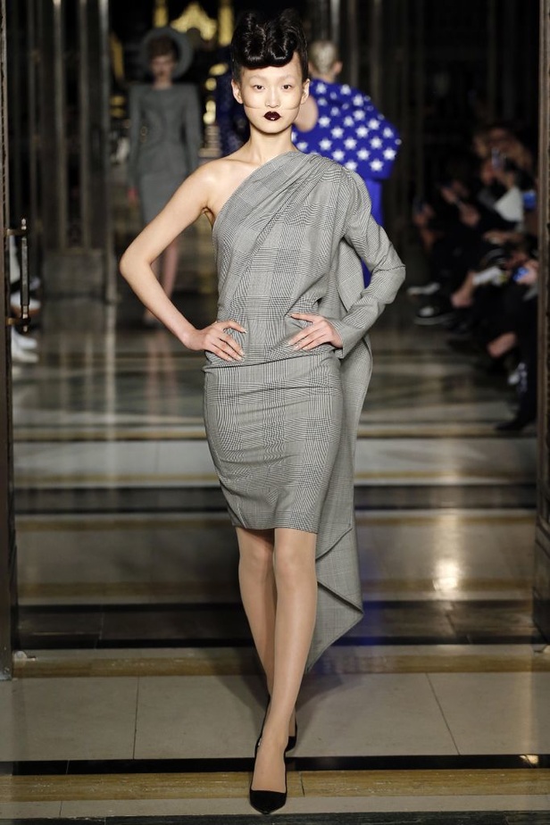 عرض أزياء المصمم غاريث بو لخريف وشتاء 2016