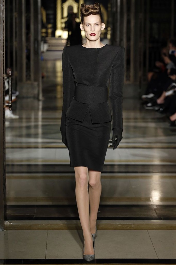 عرض أزياء المصمم غاريث بو لخريف وشتاء 2016