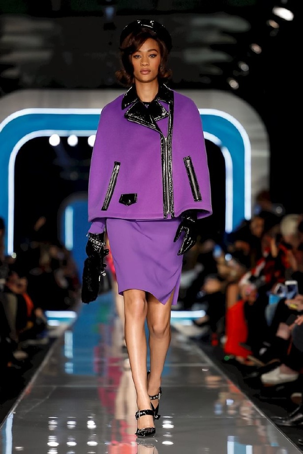 عرض ازياء موسكينو لخريف وشتاء 2018