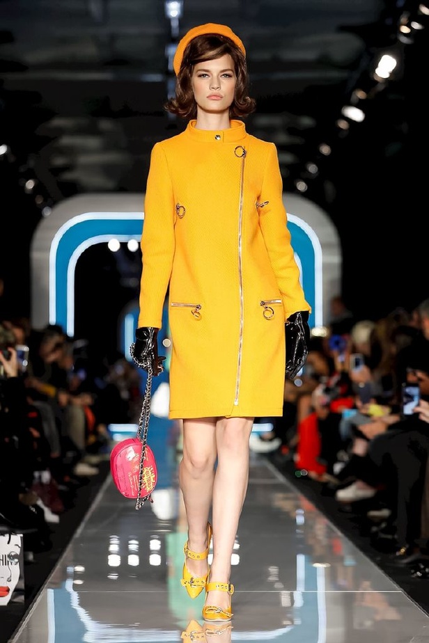 عرض ازياء موسكينو لخريف وشتاء 2018