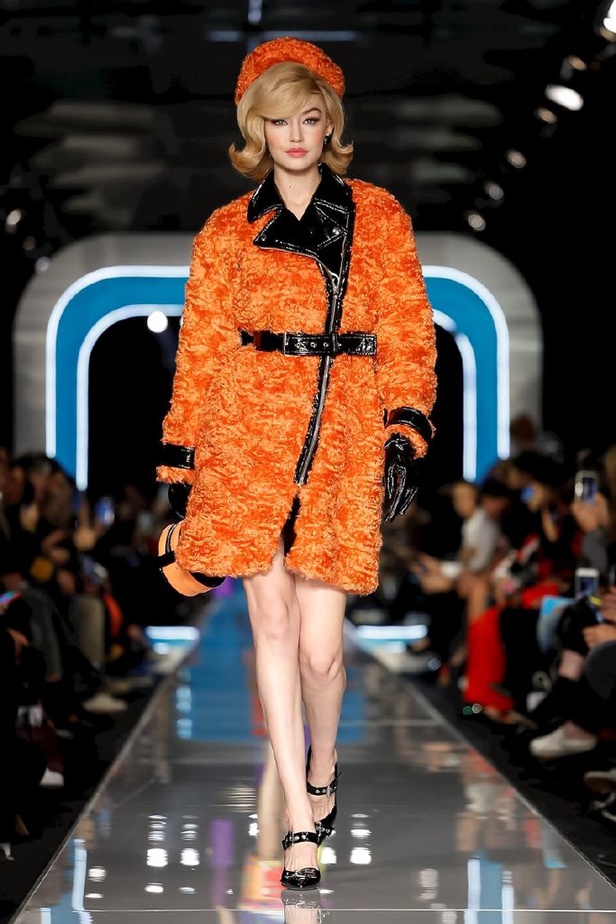 عرض ازياء موسكينو لخريف وشتاء 2018