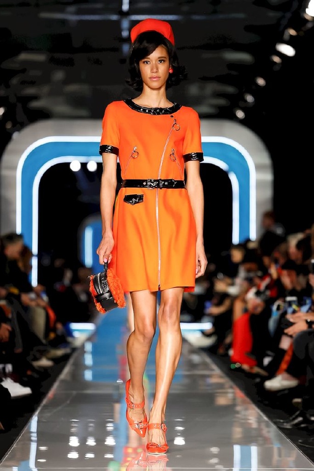 عرض ازياء موسكينو لخريف وشتاء 2018