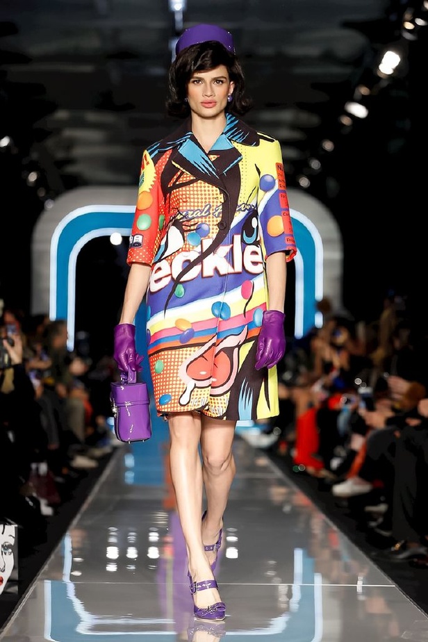 عرض ازياء موسكينو لخريف وشتاء 2018