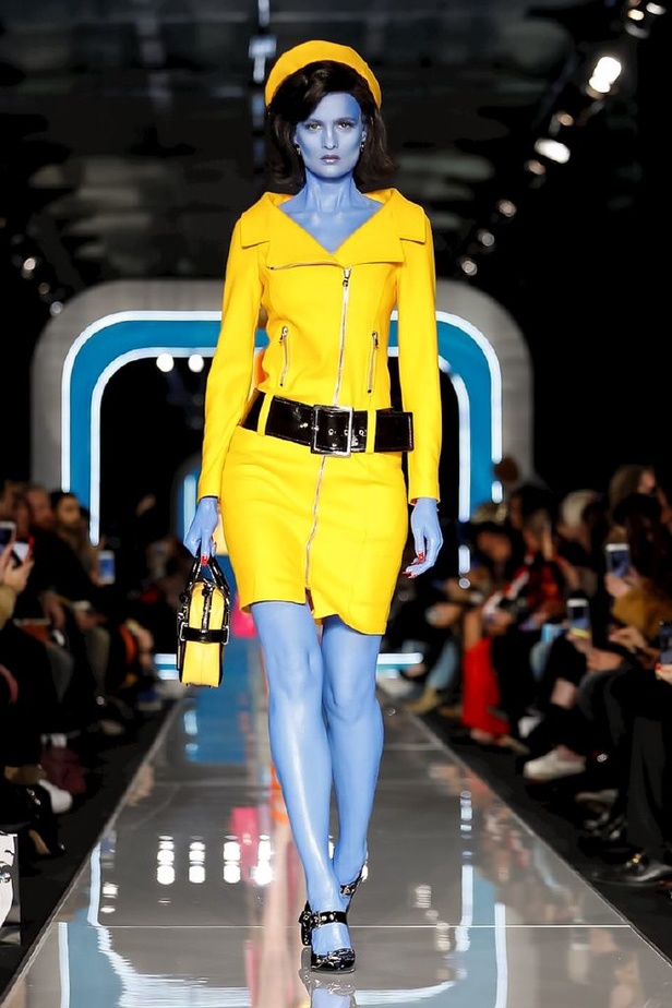 عرض ازياء موسكينو لخريف وشتاء 2018