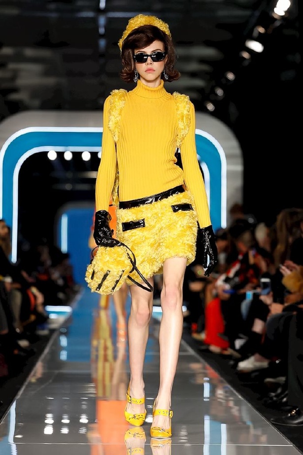 عرض ازياء موسكينو لخريف وشتاء 2018