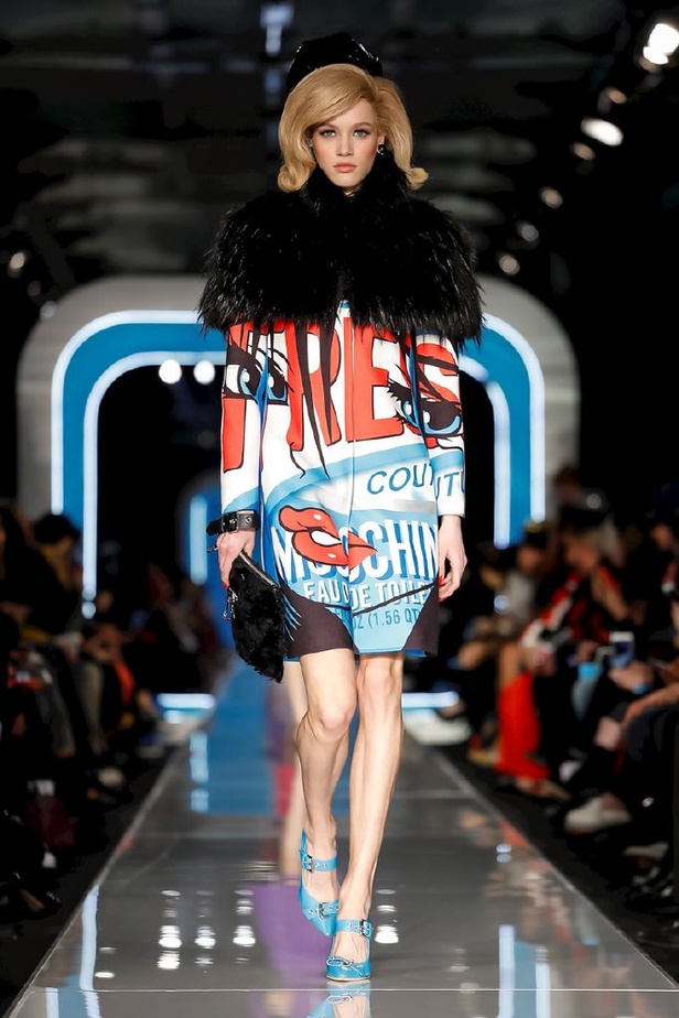 عرض ازياء موسكينو لخريف وشتاء 2018