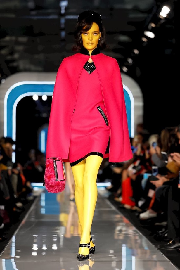 عرض ازياء موسكينو لخريف وشتاء 2018