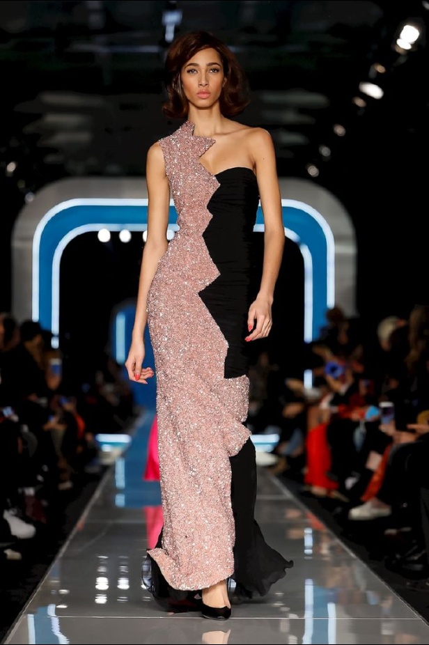 عرض ازياء موسكينو لخريف وشتاء 2018