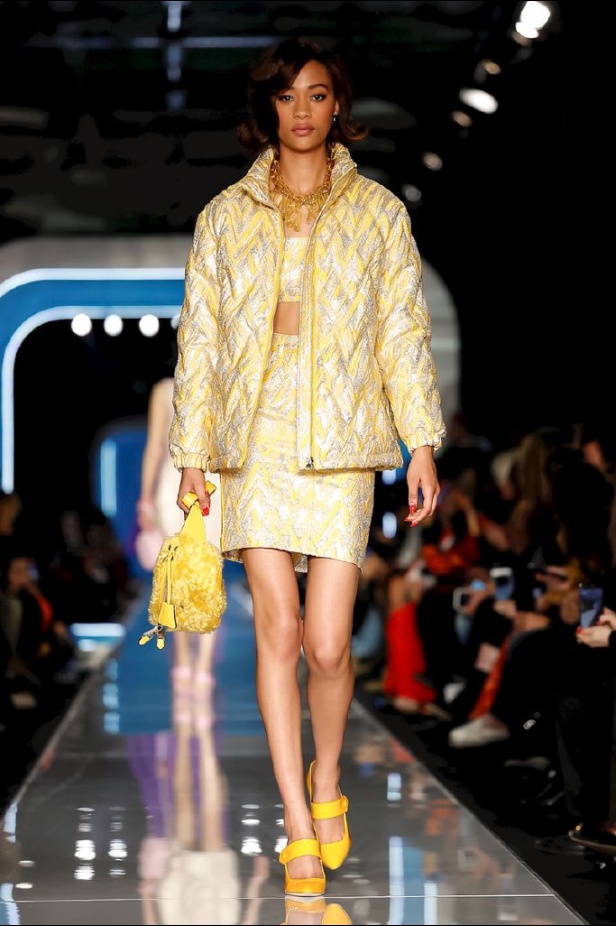 عرض ازياء موسكينو لخريف وشتاء 2018