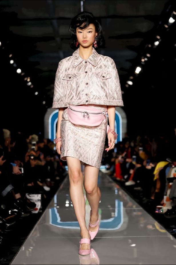 عرض ازياء موسكينو لخريف وشتاء 2018