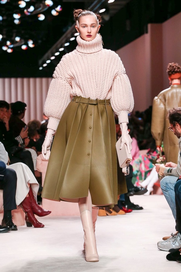مجموعة فندي FENDI لخريف وشتاء 2020-2021 خلال اسبوع الموضة في ميلانو 