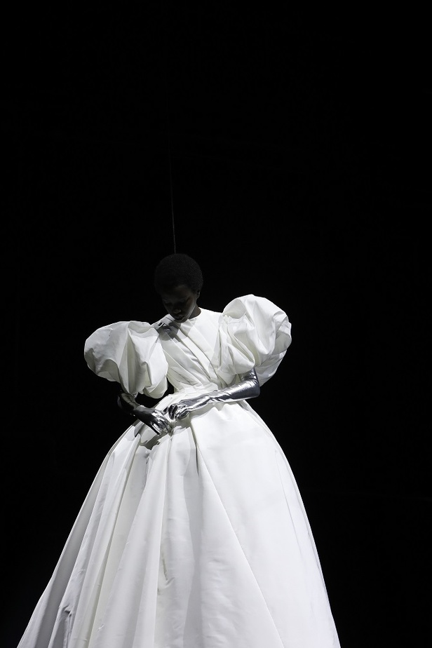 مجموعة دار فالنتينو Valentino لـخريف وشتاء 2021  تصاميم راقية تأخذنا الى الأحلام