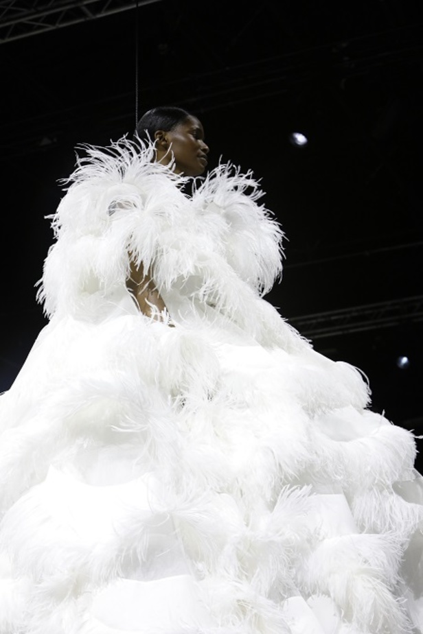 مجموعة دار فالنتينو Valentino لـخريف وشتاء 2021  تصاميم راقية تأخذنا الى الأحلام