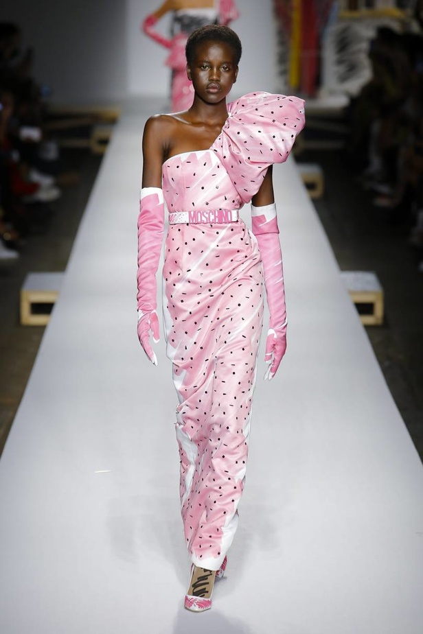 مجموعة موسكينو لموسم ربيع وصيف 2019