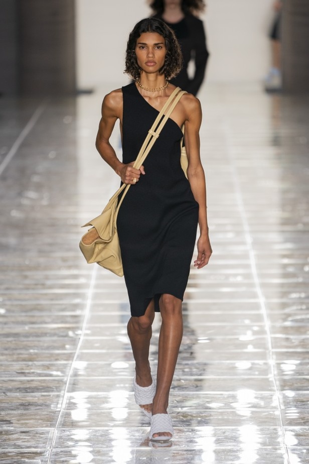 حرفية وإبداع في مجموعة Bottega Veneta لربيع وصيف 2020