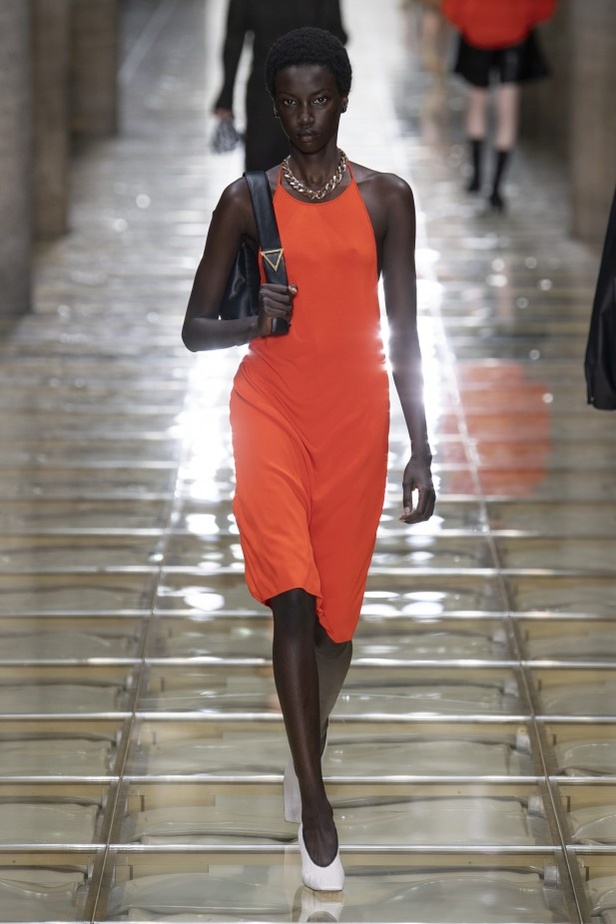 حرفية وإبداع في مجموعة Bottega Veneta لربيع وصيف 2020