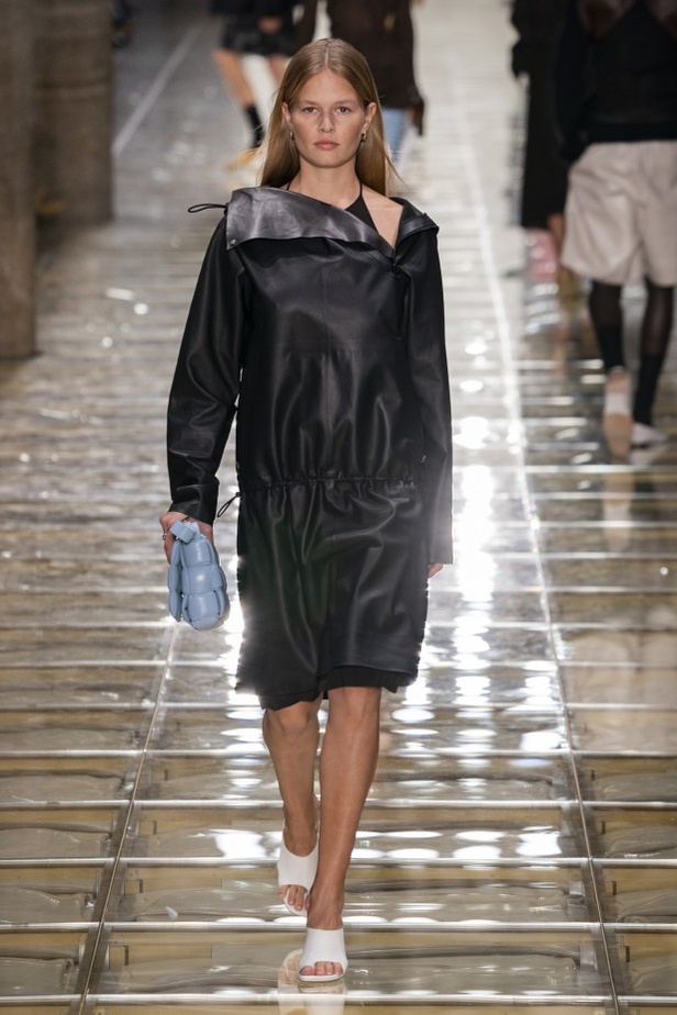 حرفية وإبداع في مجموعة Bottega Veneta لربيع وصيف 2020