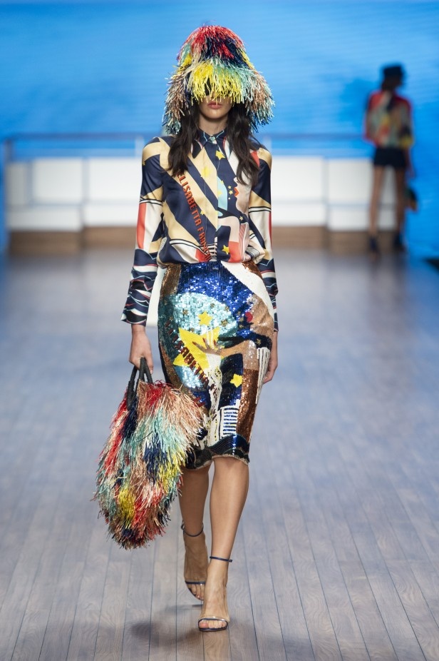 سافري الى عالم الرحلات البحرية مع مجموعة Elisabetta Franchi لربيع وصيف 2020