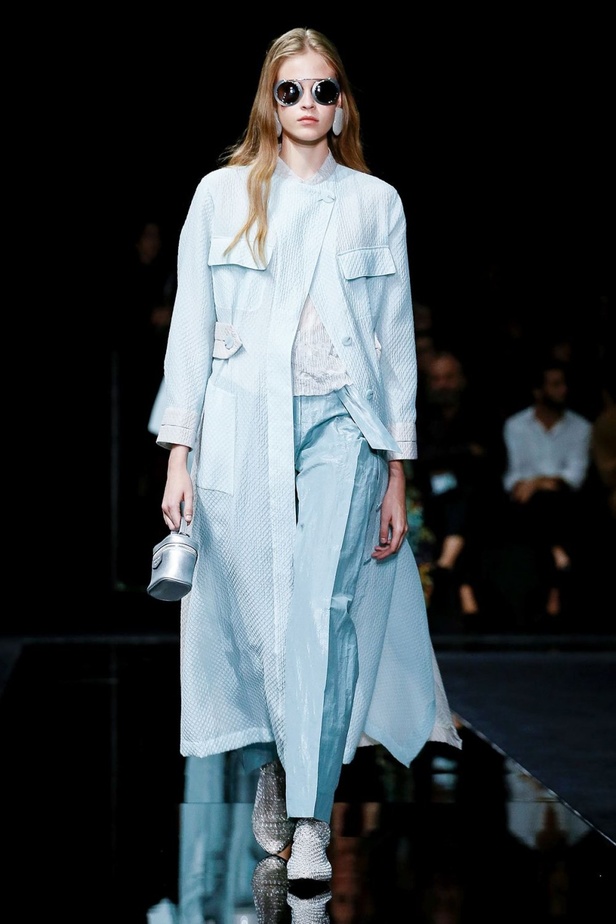 اسبوع الموضة في ميلان 2019 عرض أزياء Emporio Armani لربيع وصيف 2020 من ميلان