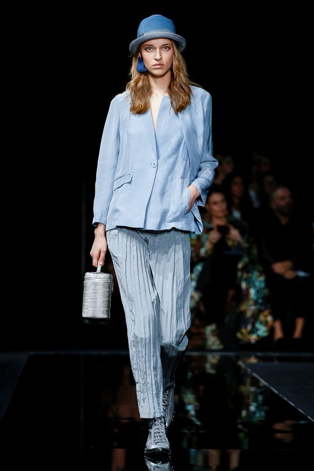 اسبوع الموضة في ميلان 2019 عرض أزياء Emporio Armani لربيع وصيف 2020 من ميلان