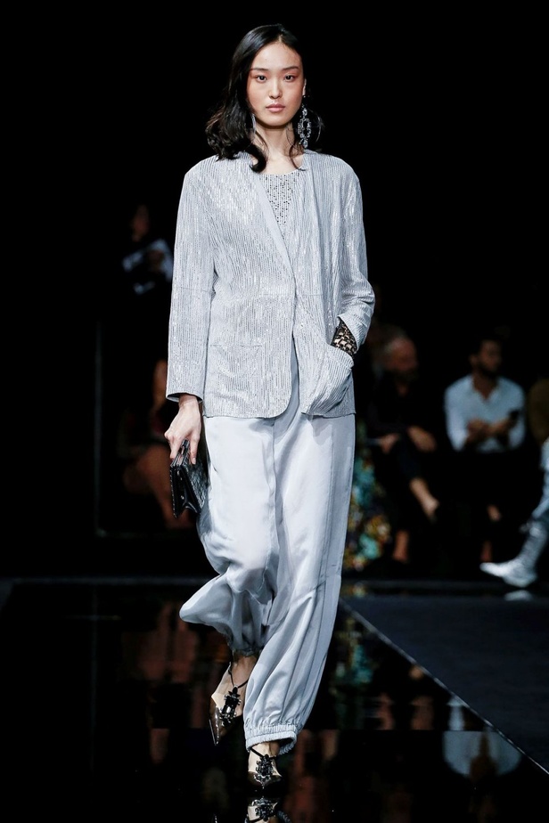 اسبوع الموضة في ميلان 2019 عرض أزياء Emporio Armani لربيع وصيف 2020 من ميلان