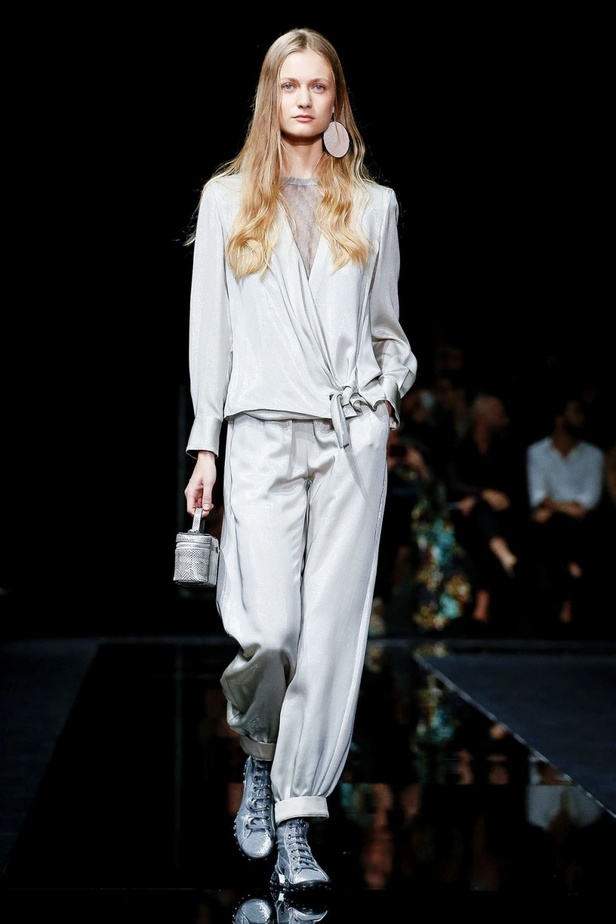 اسبوع الموضة في ميلان 2019 عرض أزياء Emporio Armani لربيع وصيف 2020 من ميلان