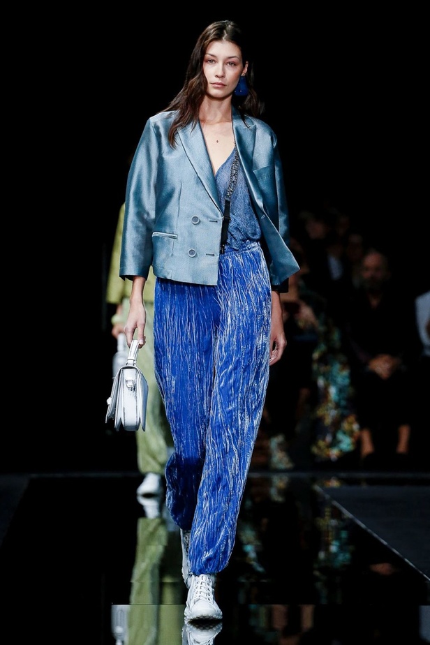 اسبوع الموضة في ميلان 2019 عرض أزياء Emporio Armani لربيع وصيف 2020 من ميلان