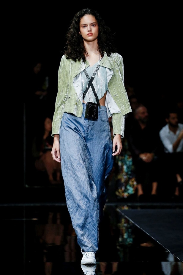 اسبوع الموضة في ميلان 2019 عرض أزياء Emporio Armani لربيع وصيف 2020 من ميلان