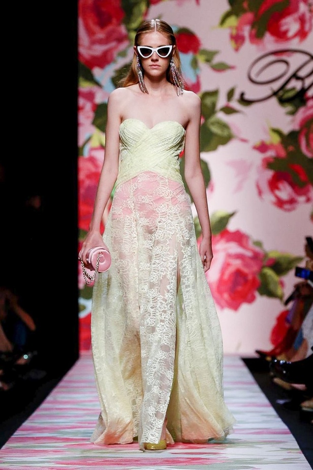 اسبوع الموضة في ميلان 2019 عرض أزياء  BLUMARINE لربيع وصيف 2020