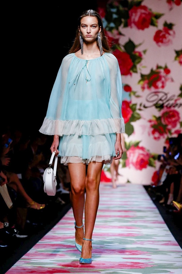 اسبوع الموضة في ميلان 2019 عرض أزياء  BLUMARINE لربيع وصيف 2020