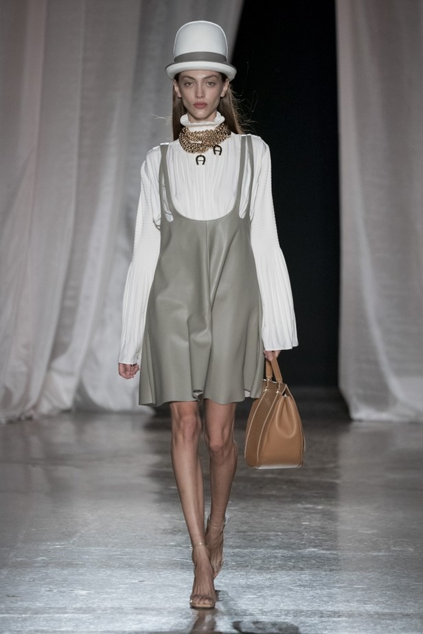 اسبوع الموضة في ميلان 2019 أزياء AIGNER الفاخرة لربيع وصيف 2020